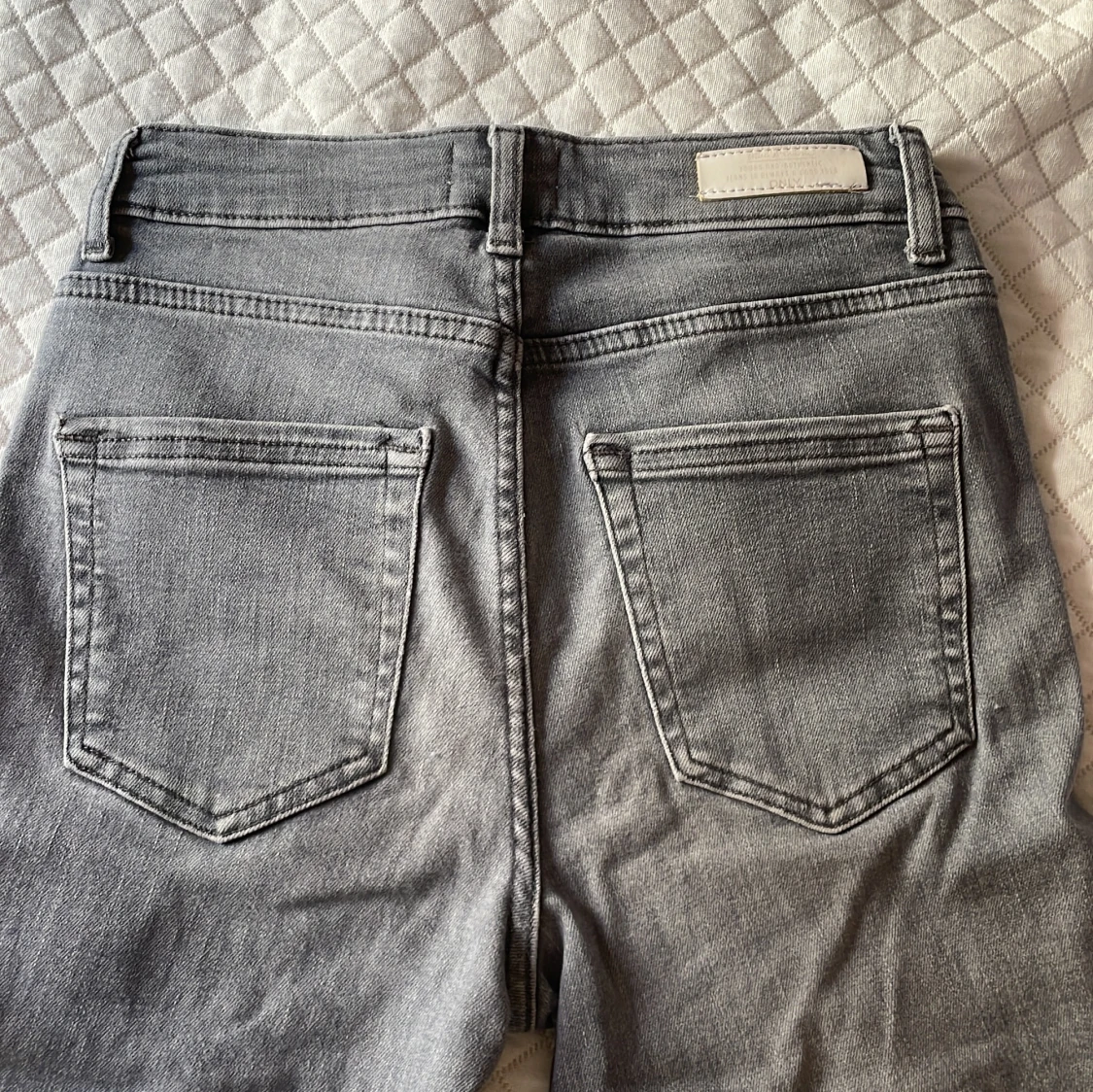 Grå bootcut jeans från ONLY, S/30 - 4
