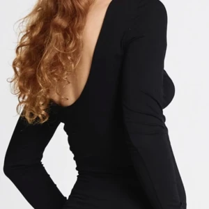 Topp med öppen rygg🩷 - Jätte fin tröja från lager 157!🫶🏼 Endast använd 1 gång🩷