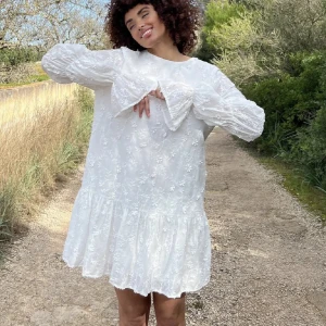 STUDENTKLÄNNING  - superfin studentklänning, endast andvänd i en timme, perfekt skick🩷 