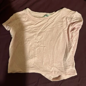 Rosa crop top - Säljs då den ej används. 