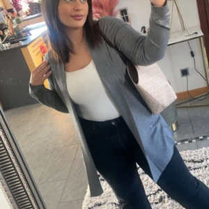 Cardigan - MANGO - Gott skick. Använt fåtal gånger. 