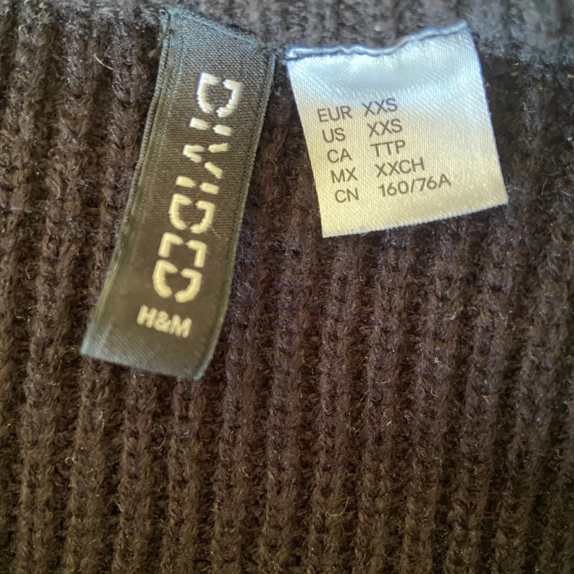 Svart stickad tröja från h&m - 90