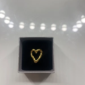 Justerbar ring - Fin justerbar ring som tyvärr inte kommer till användning💕