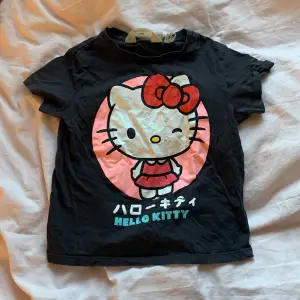 Jättesöt t-shirt från hm barnavdelning med hello kitty på😍😍
