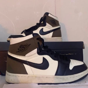 Jordan 1 mocha  - Såld.