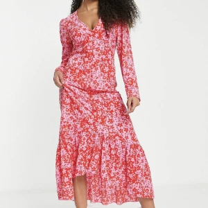 Klänning - Så fin sommarklänning, helt ny och oanvänd💕 pris kan diskuteras 