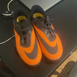 Nike fotbollsskor hypervenom - Köpta för flera år sen men aldrig använda för dom var för små då
