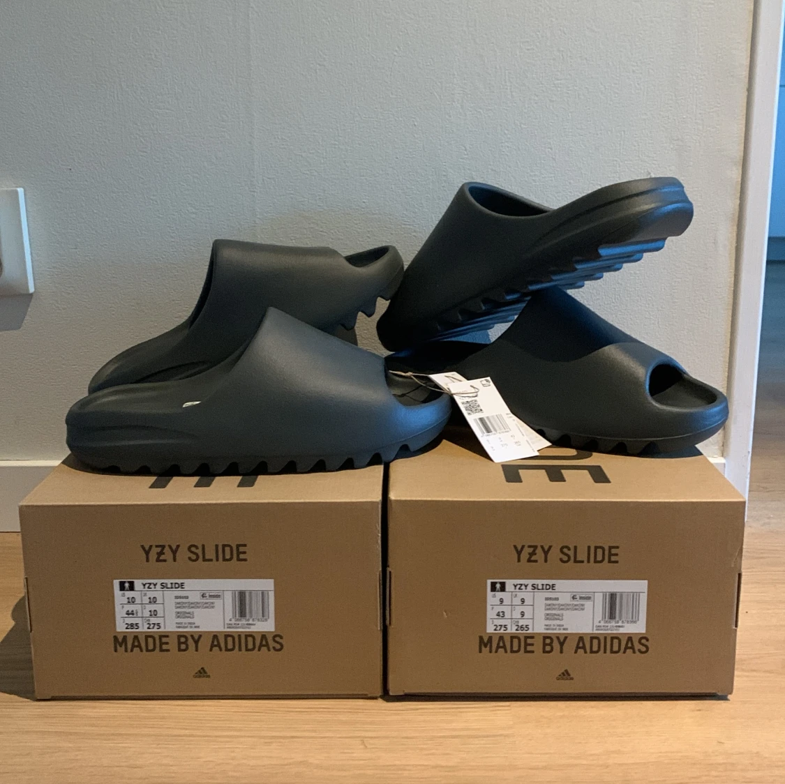 Yeezy slides Dark Onyx 2x