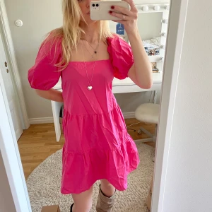 Sommardröm - så fin rosa sommarklänning, i nyskick🫶🏼🌸🌸