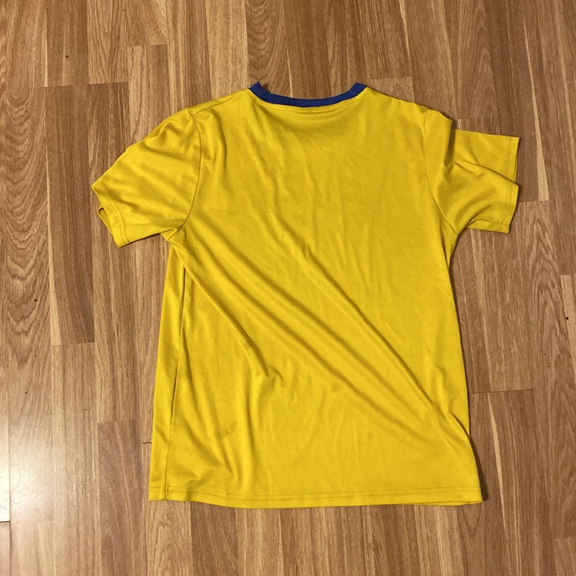 Gul och blå Sverige tröja  - 91