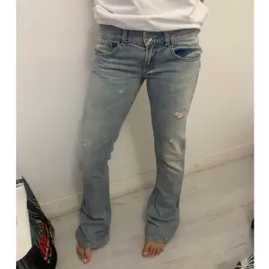 Perfekta jeans från fornarina i storlek 28 (passar XS)