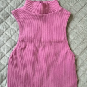 ZARA top - säljer min zara top i storlek XS (helt ny)