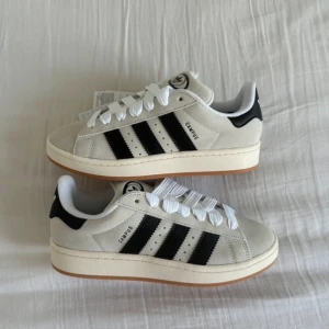 Campus  - Campus 00 Crystal White Core Black 39/1/3 