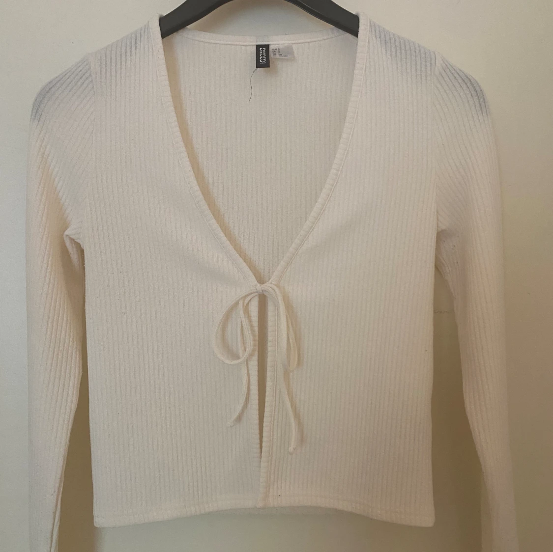 Jätte söt vit topp som går att knyta  - 90