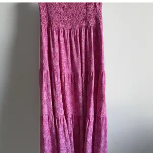 Söker den här kjolen från zara i xs❤️