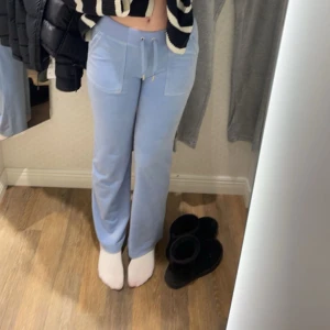 Juicy Byxor - Fint skick, använda flertal gånger men inget märkbart slitage. Vill bli av med de därav de låga priset☺️