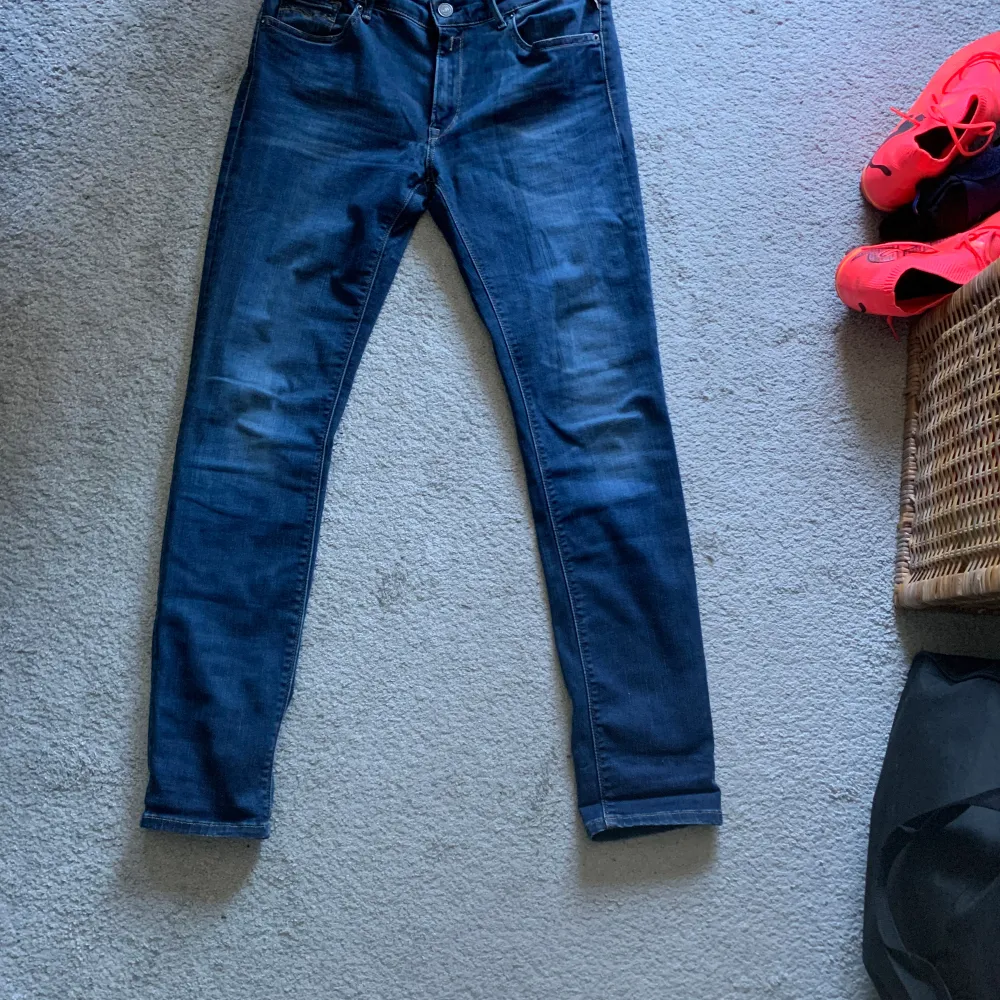 Ett par fetta Replay jeans med hyperflex. Svin sköna bra passform. 30/30. Säljer för det var inte min storlek. Priset kan diskuteras.. Jeans & Byxor.
