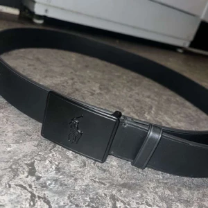 Ralph lauren bälte - Väldigt bra skick, knappt använd alls, väldigt snyggt och kommer göra så du sticker ut 