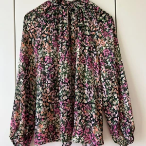 H&m shirt - Cute summer shirt