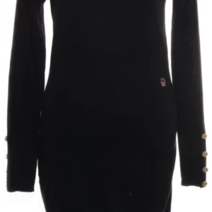 BUSNEL TUNIKA STORLEK M - Svart tunika från busnel.  Mycket bra skick Använt 1 gång på kalas