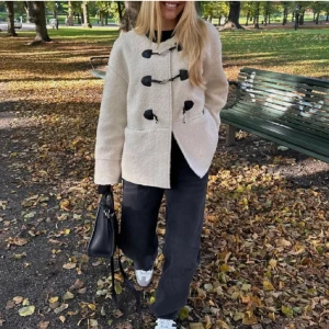 Teddy jacka - Super fin jacka!! Strl m men passar xs-m💓 näst intill oanvänd