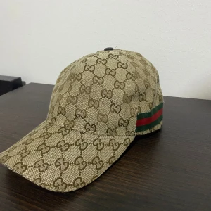 Gucci keps - Säljer min gucci keps då jag inte använder den längre den är i väldigt bra skick 