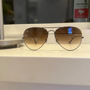 Ray-ban glasögon  - Har inte box eller kvitto därför lågt pris. Inga skador alls. Skriv vid frågor