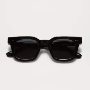 Säljer svarta chimi solglasögon i modellen 04 L, jättefint skick! 