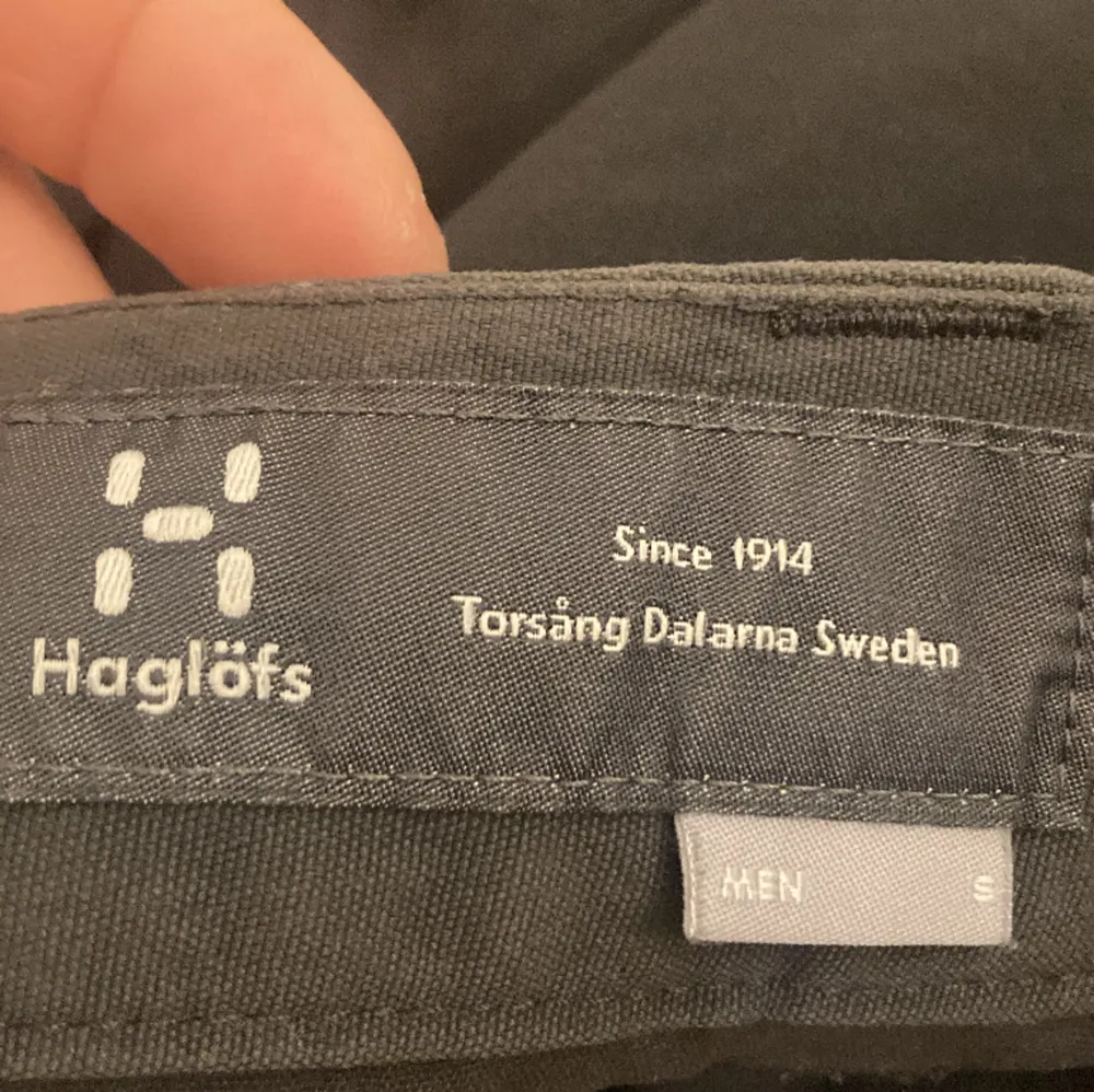 Vandringsbyxor super bra och snygga. Står att de är för Men. Men skulle hellre säga Unisex. Tyvärr för stora för mig.. Jeans & Byxor.