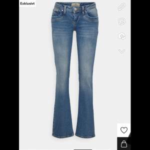 Säljer mina ltb valerie jeans i sevita wash💞 De är i strl W26 L30! Säljer då de är något korta på mig som är ca 164🩷 Köpta för 900kr