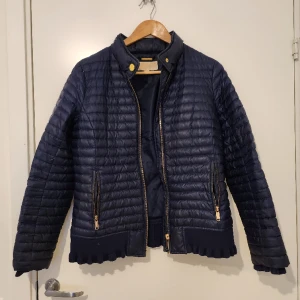 Michael Kors Jacka - Michael kors jacka som är i bra skick.