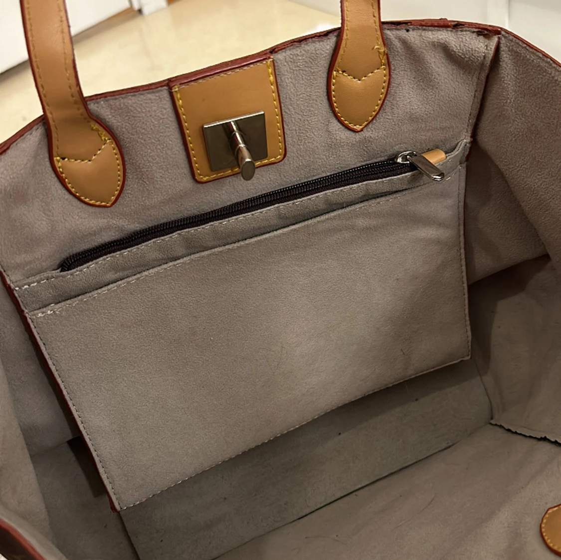 Helt oanvänd handväska - 90