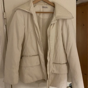 Jacka - En vår/höst jacka från comma! 