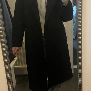 Kappa - Svart fin kappa ifrån veromoda, fint skick och knappt använd. 