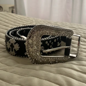 Rhinestone bälte  - Rhinestone bälte/ fake bb-belt svart med en defekt 