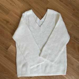 H&M stickad tröja  - Bra skick 