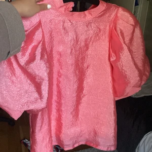 Intressekoll - Intressekoll på denna jättefina blusen.