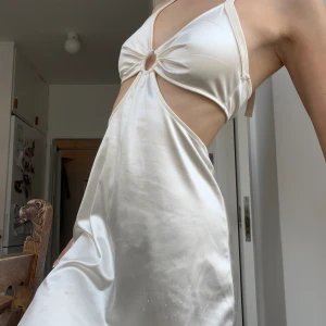 Finklänning - Säljer denna jättesnygga festklänning!!❤️