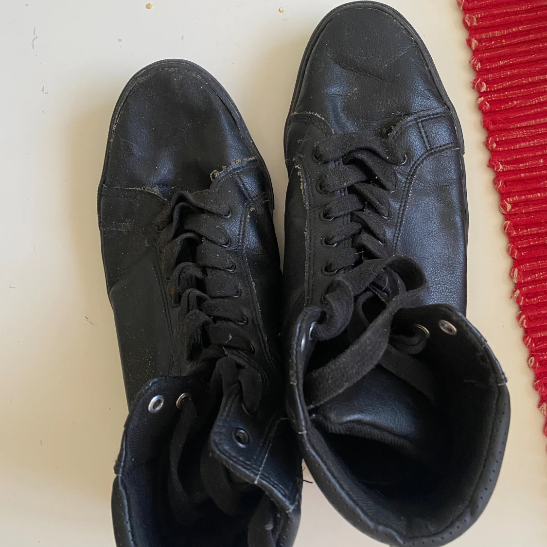 Svarta skor  - 91