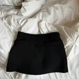 Lågmidjad kjol från Zara, nyskick 