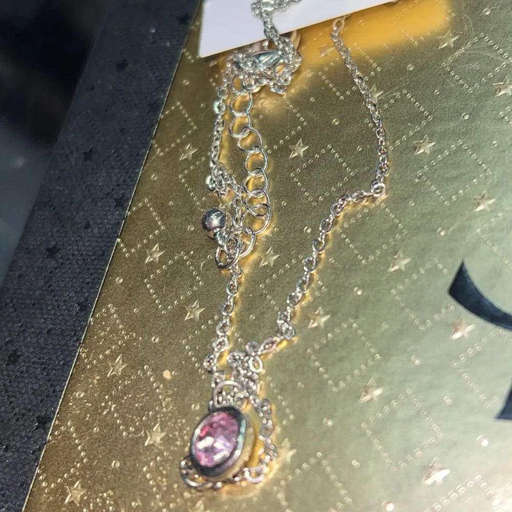 Silver, rosa halsband från guldfynd . Accessoarer.
