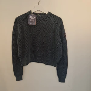 Parajumpers stickad tröja  - Ny, oanvänd. Äkta, med certilogo för kontroll av äkthet. 