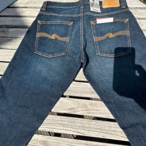 Nudie Grim Tim jeans - • Intressekoll ( kom med prisförslag!) • Helt nya Nudie Grim Tim jeans  • Storlek W31 L32 • Endast prövat en gång  
