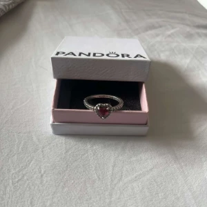 Pandora ring  - Knappt använd! Priset kan diskuteras❤️