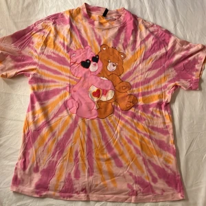 Bumbibjörnar oversize tröja - Säljer denna oversize tröja då den aldrig kommer till användning