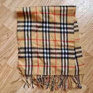Burberryhalsduk - Jättefin burberryhalsduk