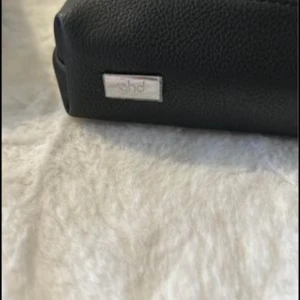 Ghd plattång  - Säljer min ghd plattång för 1500kr har använt de 1-2 gånger. Hör gärna av er hon ni är intresserade