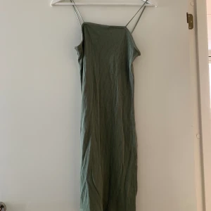 Bodycon klänning - Mörk grön bodycon klänning, nyskick