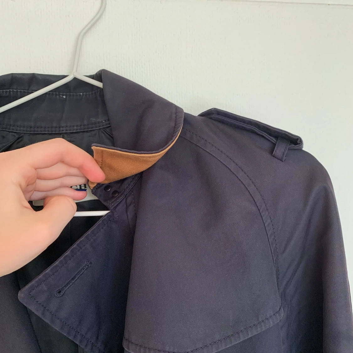 Marinblå trenchcoat  - 92