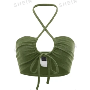 Tie front crop halter top - Shein - | Mintgrön halter topp med snören (sista bilden ger en bättre förståelse för färgen) | Strl: Xs | Pris kan INTE diskuteras | Skick: Bra |Köparen står för frakten | Kolla gärna igenom mina andra annonser också 🥰